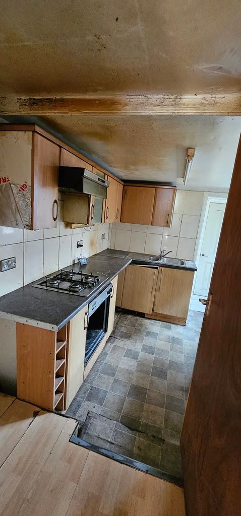 Unmodernised kitchen — we buy properties in any condition